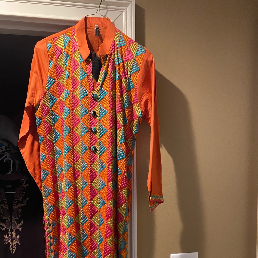 Pakistani 2 pc kurta kameez dupatta suit large